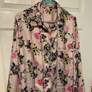 VICTORIA'S SECRET SLEEP TOP LARGE